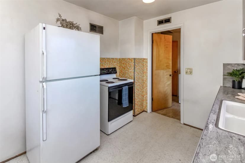 Property photo for 904 7th Street Se, Auburn photo 10