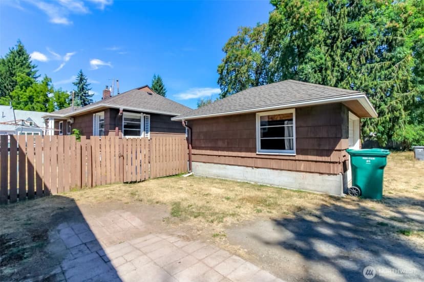 Property photo for 904 7th Street Se, Auburn photo 24