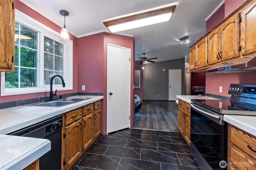 Property photo for 1614 284th Street E, Roy photo 16