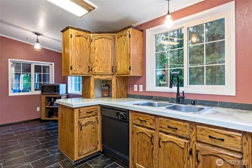 Property photo for 1614 284th Street E, Roy photo 11