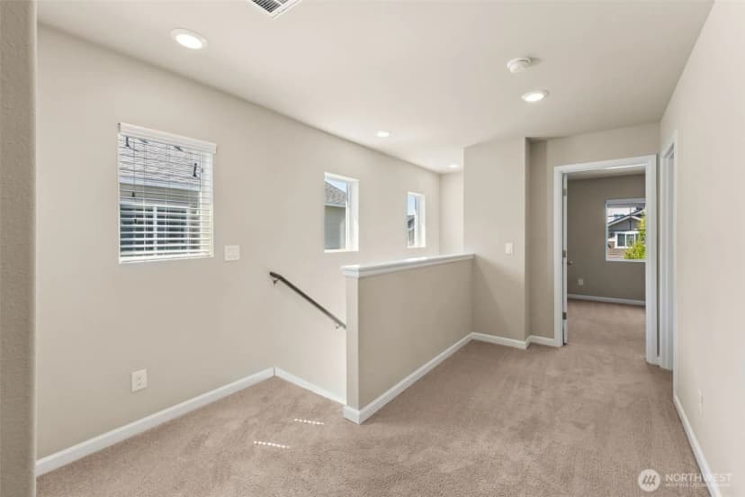 Property photo for 3366 Aurora Street Ne, Lacey photo 12