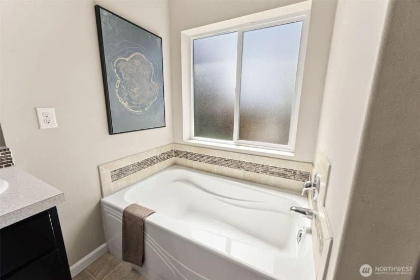 Property photo for 3366 Aurora Street Ne, Lacey photo 17
