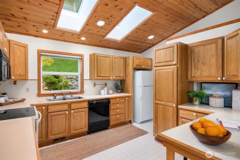 Property photo for 6957 Crystal Springs Drive Ne, Bainbridge Island photo 18