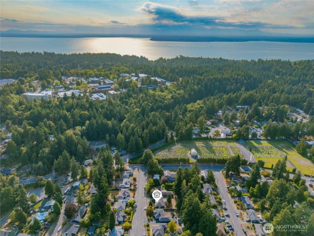 Property photo for 518 N 166th Street, Shoreline photo 2