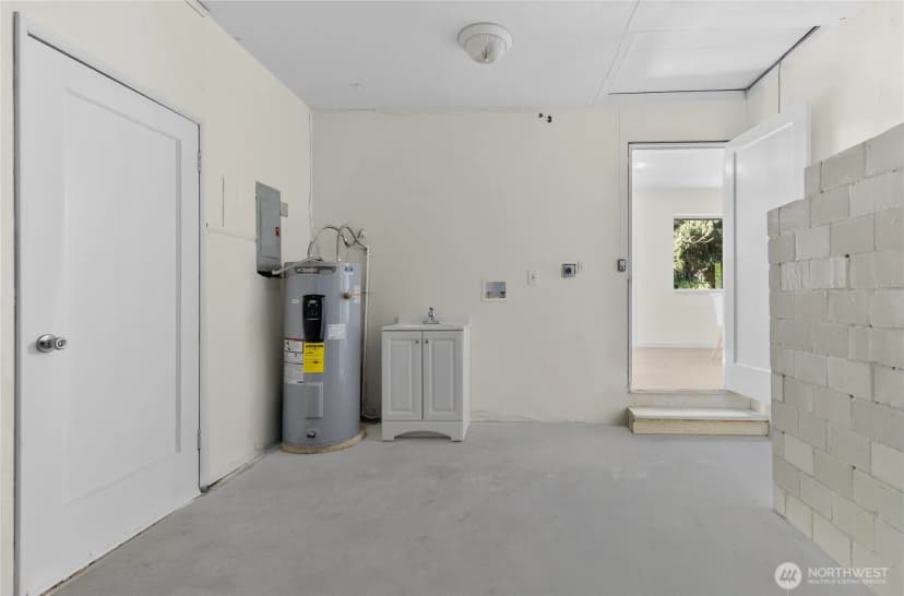 Property photo for 518 N 166th Street, Shoreline photo 28