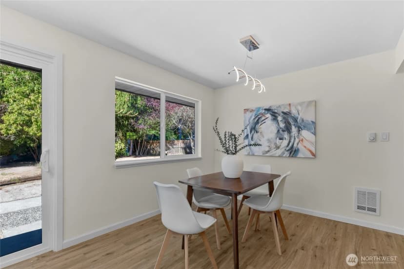 Property photo for 518 N 166th Street, Shoreline photo 6