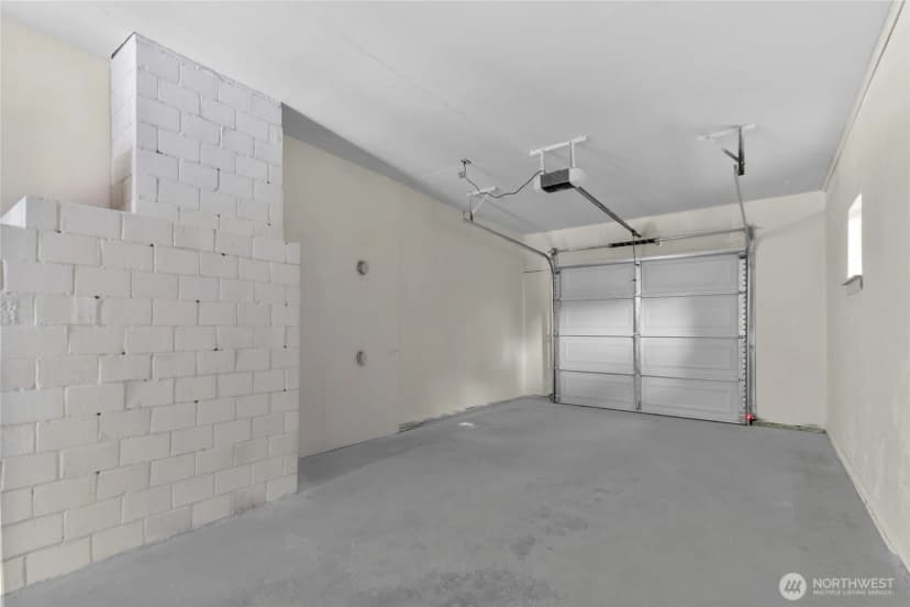 Property photo for 518 N 166th Street, Shoreline photo 11