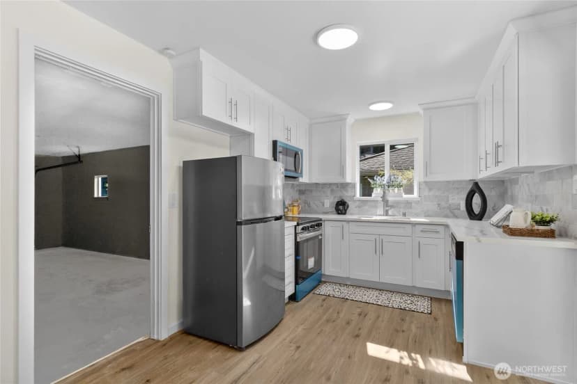Property photo for 518 N 166th Street, Shoreline photo 17