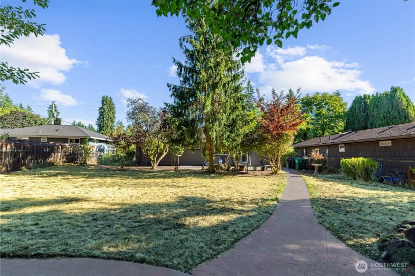 Property photo for 518 N 166th Street, Shoreline photo 24