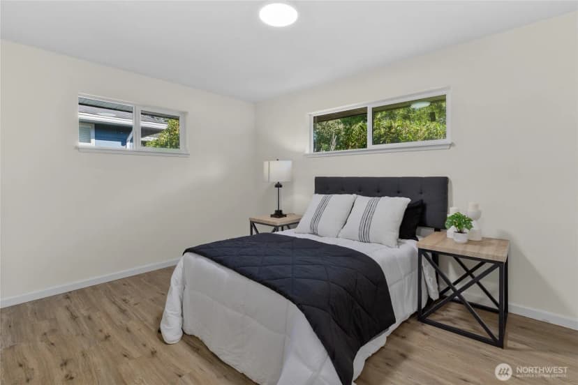 Property photo for 518 N 166th Street, Shoreline photo 7