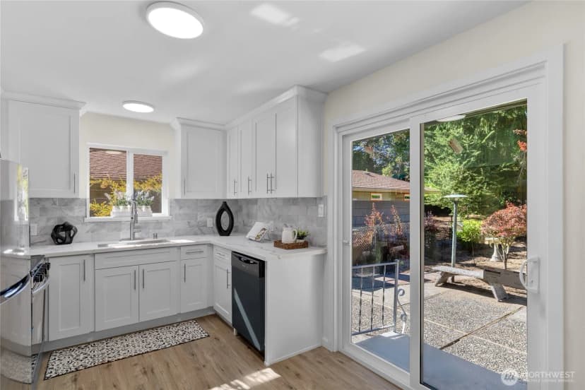 Property photo for 518 N 166th Street, Shoreline photo 18