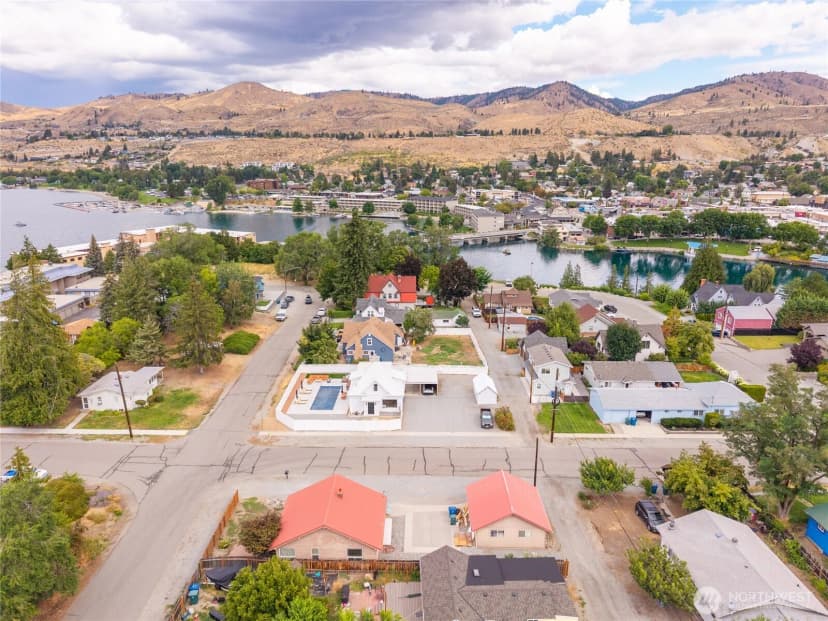 Property photo for 219 W Columbia Avenue, Chelan photo 4