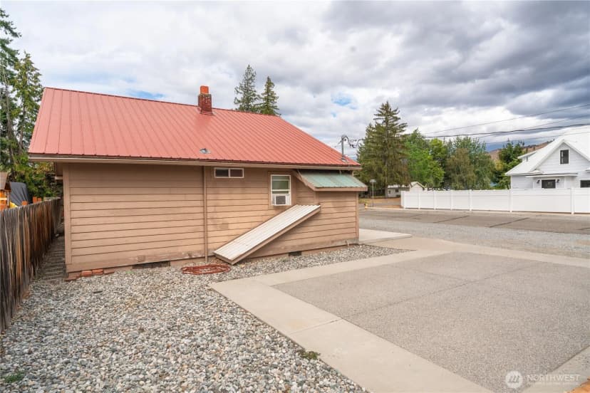 Property photo for 219 W Columbia Avenue, Chelan photo 21