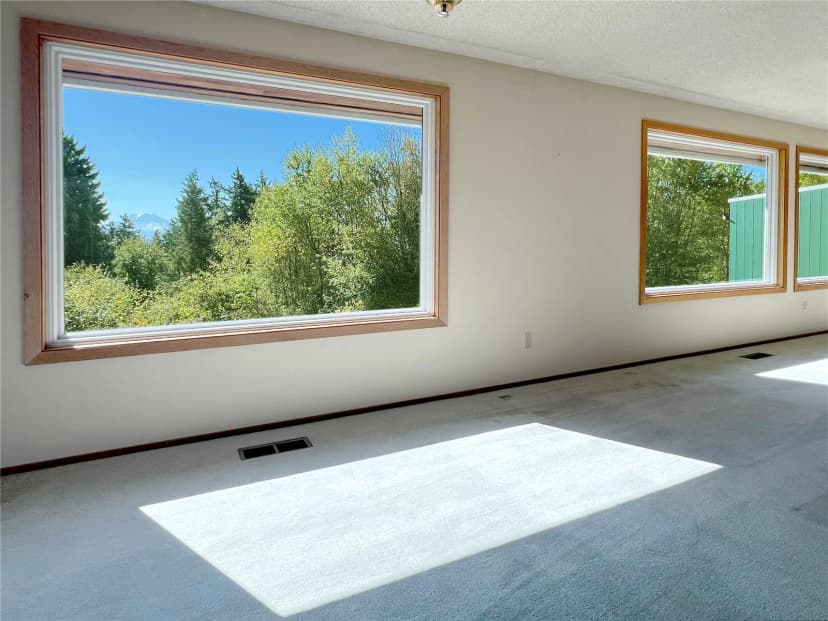 Property photo for 12414 48th Street E, Edgewood photo 12