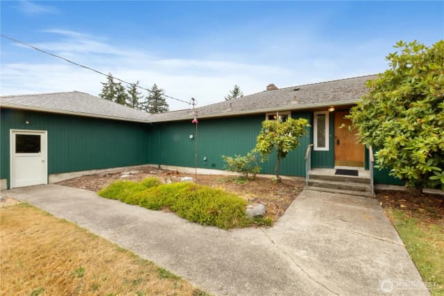Property photo for 12414 48th Street E, Edgewood photo 4