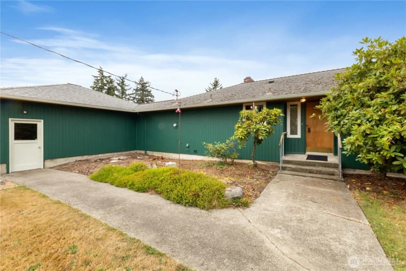 Property photo for 12414 48th Street E, Edgewood photo 4