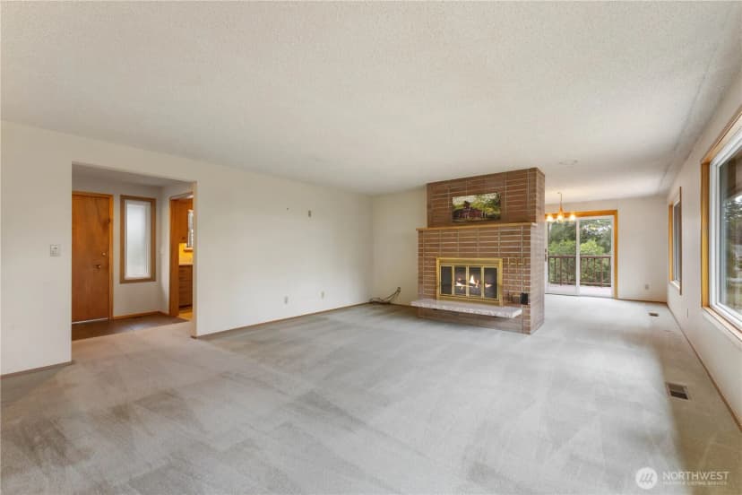 Property photo for 12414 48th Street E, Edgewood photo 9