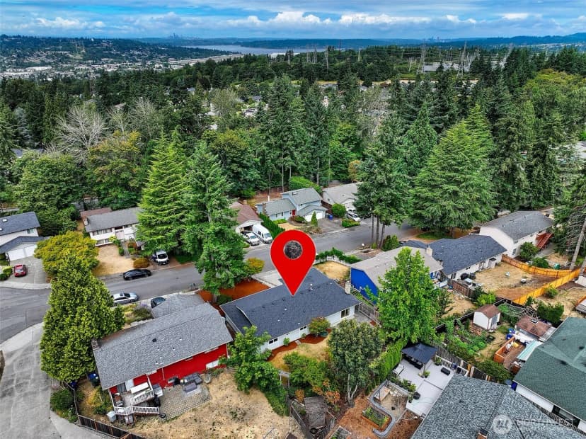 Property photo for 2022 Aberdeen Place Se, Renton photo 3