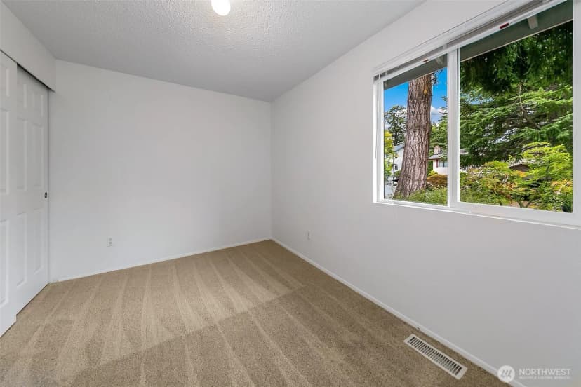 Property photo for 2022 Aberdeen Place Se, Renton photo 21