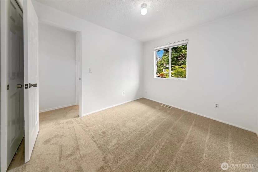 Property photo for 2022 Aberdeen Place Se, Renton photo 20
