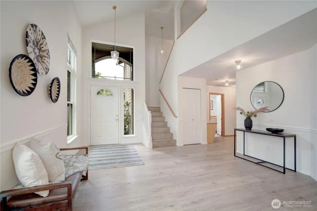Property photo for 7535 Ne 203rd Street, Kenmore photo 3