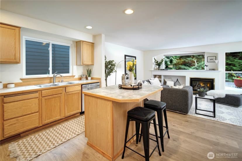 Property photo for 7535 Ne 203rd Street, Kenmore photo 6