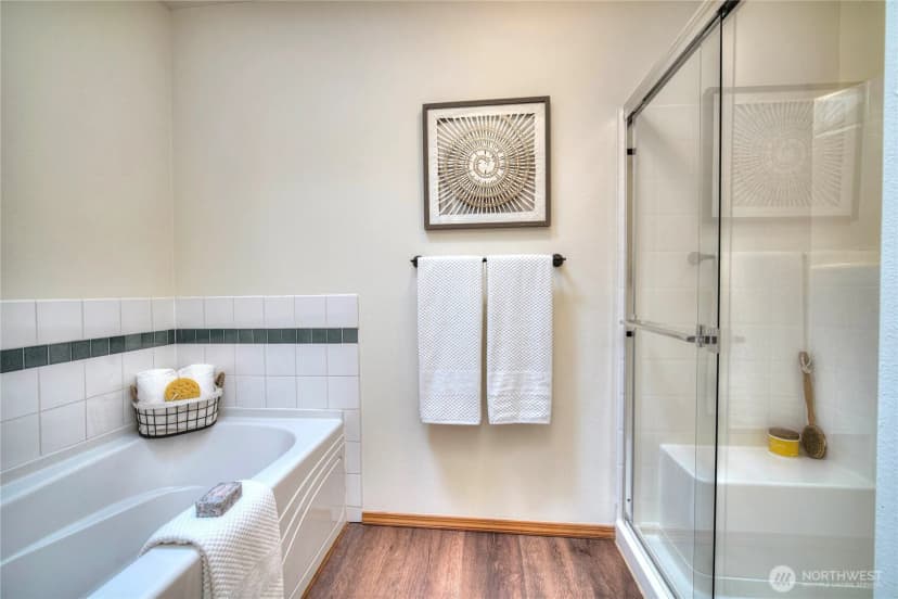 Property photo for 7535 Ne 203rd Street, Kenmore photo 12