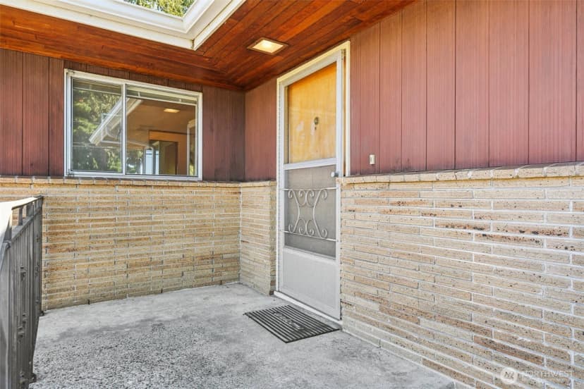Property photo for 1123 9th Avenue S, Edmonds photo 5