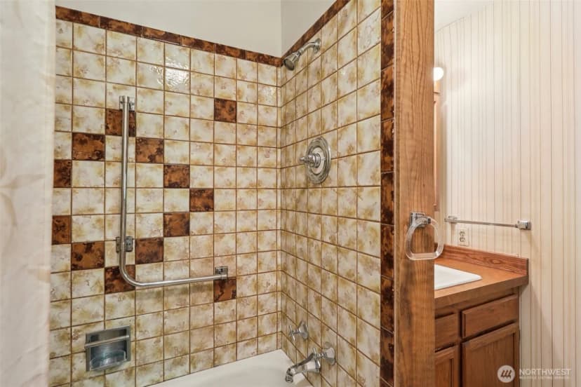 Property photo for 1123 9th Avenue S, Edmonds photo 21