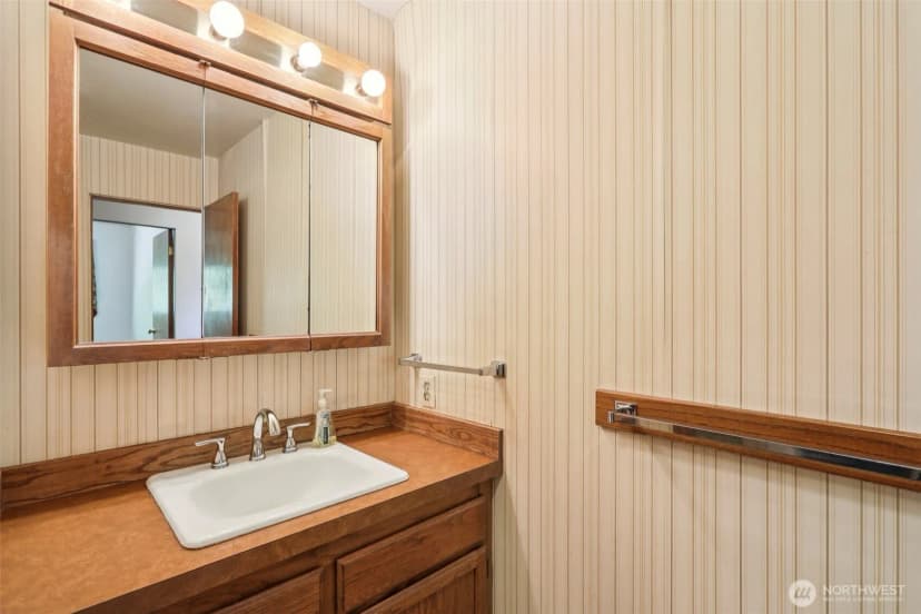 Property photo for 1123 9th Avenue S, Edmonds photo 20