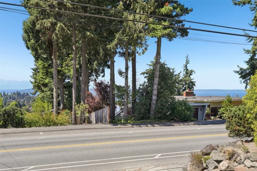 Property photo for 1123 9th Avenue S, Edmonds