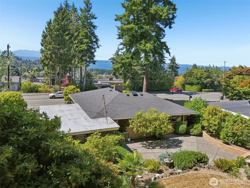 Property photo for 1123 9th Avenue S, Edmonds photo 2