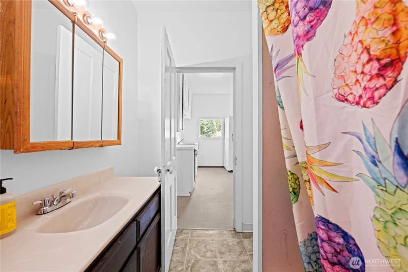Property photo for 10205 Sandridge Road, Long Beach photo 17
