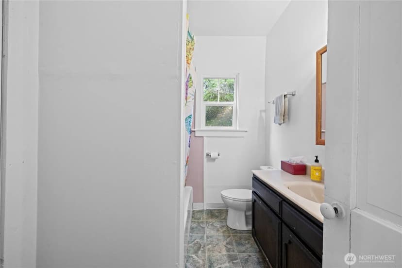 Property photo for 10205 Sandridge Road, Long Beach photo 15