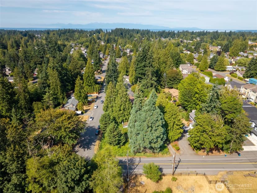Property photo for 15304 44th Avenue W, Lynnwood photo 3