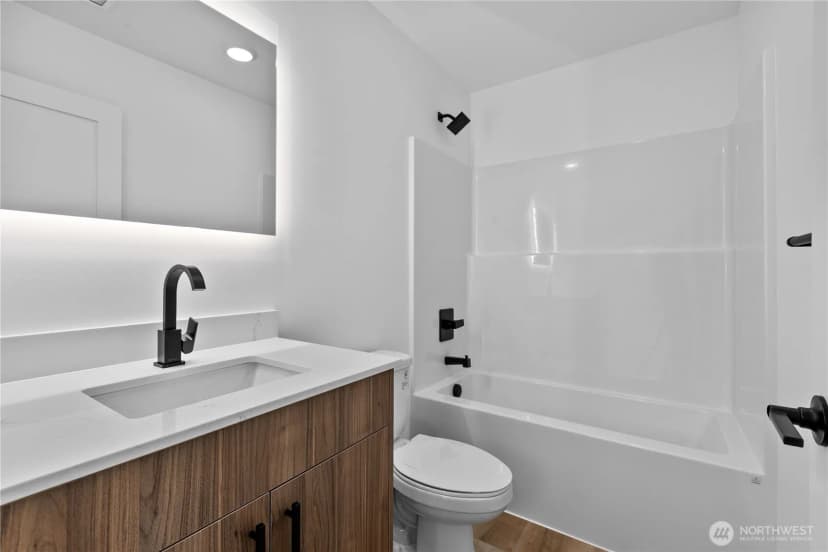 Property photo for 2617 Woburn Street, Bellingham photo 16