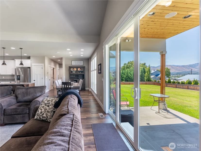 Property photo for 3142 Nw Delcon Court, East Wenatchee photo 21