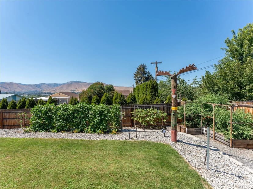 Property photo for 3142 Nw Delcon Court, East Wenatchee photo 34