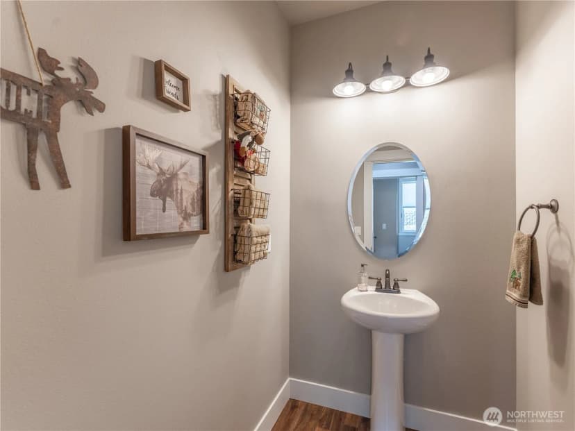 Property photo for 3142 Nw Delcon Court, East Wenatchee photo 10