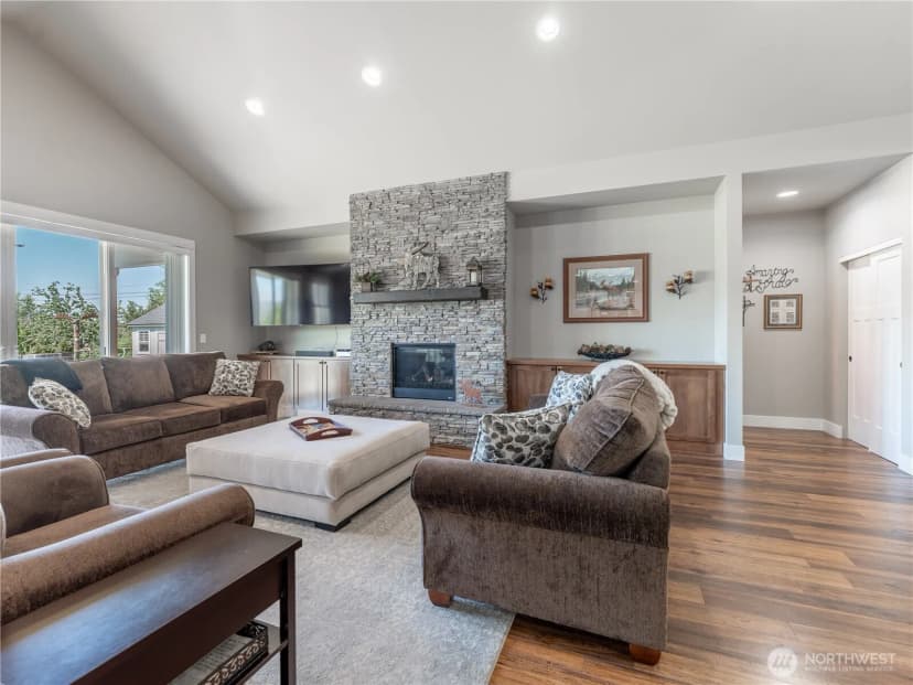 Property photo for 3142 Nw Delcon Court, East Wenatchee photo 11