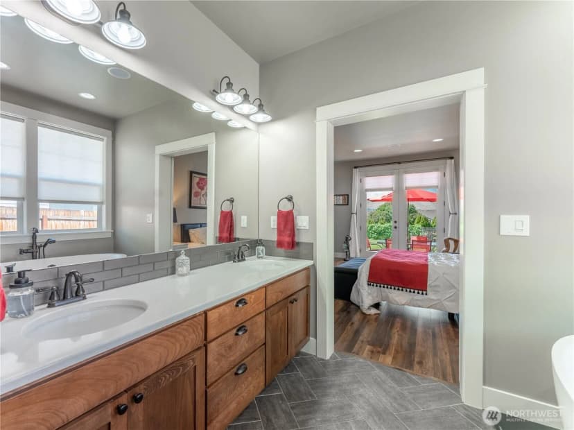 Property photo for 3142 Nw Delcon Court, East Wenatchee photo 18