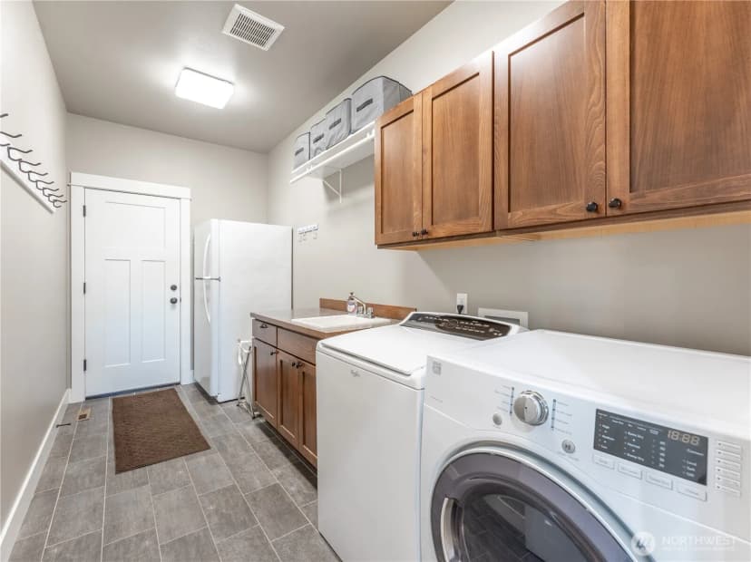 Property photo for 3142 Nw Delcon Court, East Wenatchee photo 28