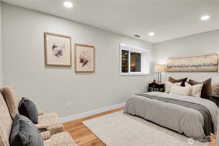Property photo for 22039 S 16th Avenue, Des Moines photo 12