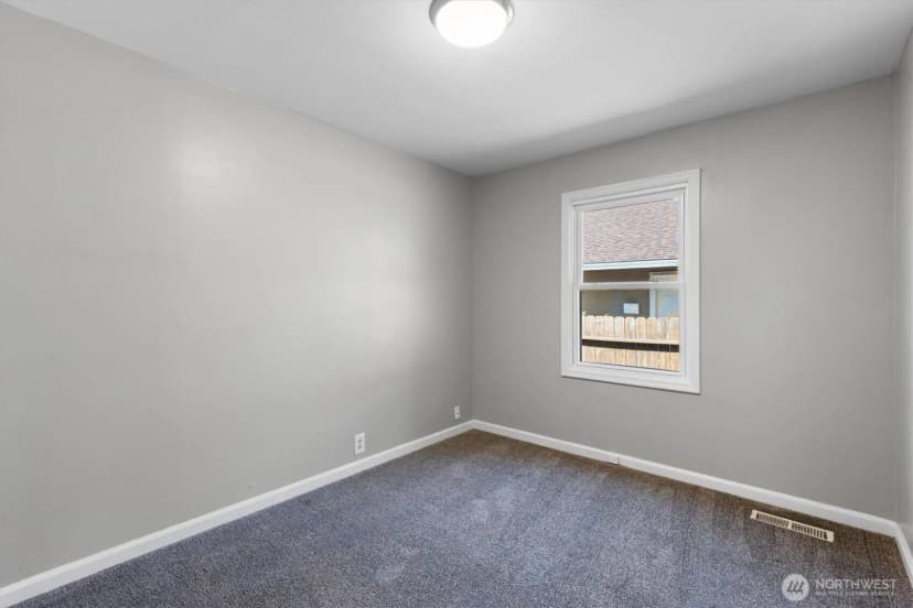 Property photo for 412 Nw 7th Avenue, Kelso photo 16