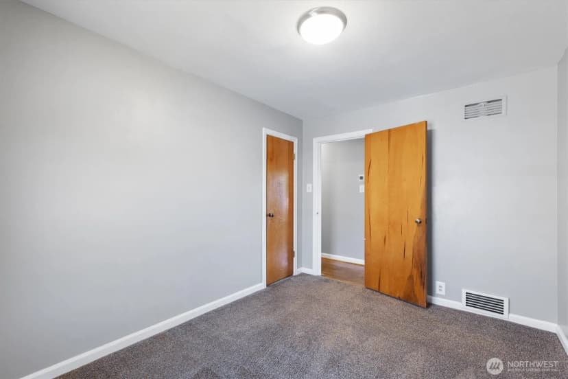 Property photo for 412 Nw 7th Avenue, Kelso photo 17