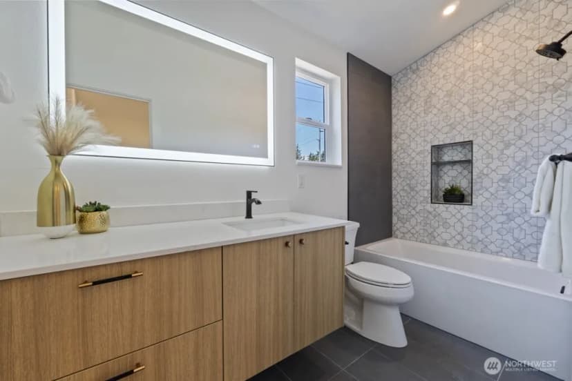 Property photo for 12048 5th Avenue Ne, Seattle photo 26