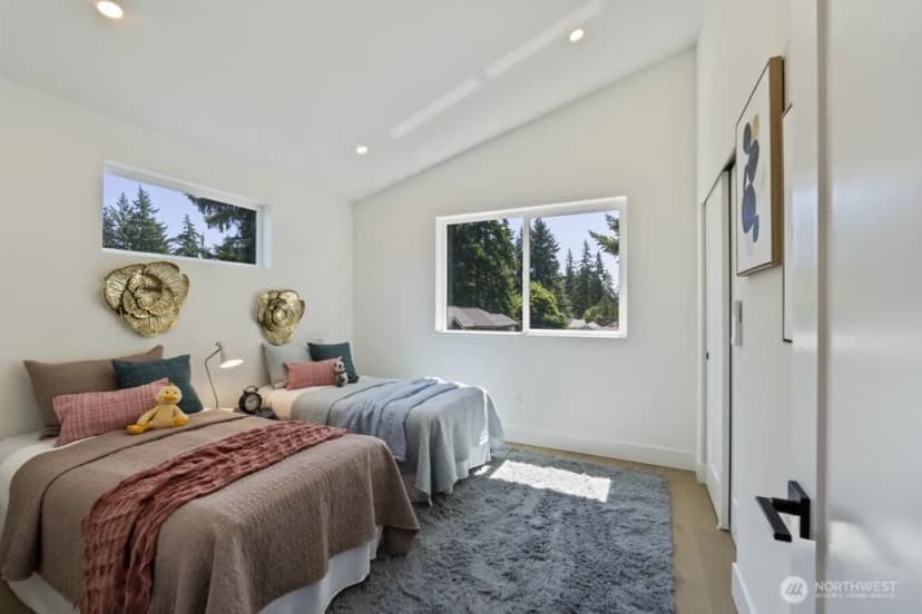 Property photo for 12048 5th Avenue Ne, Seattle photo 30