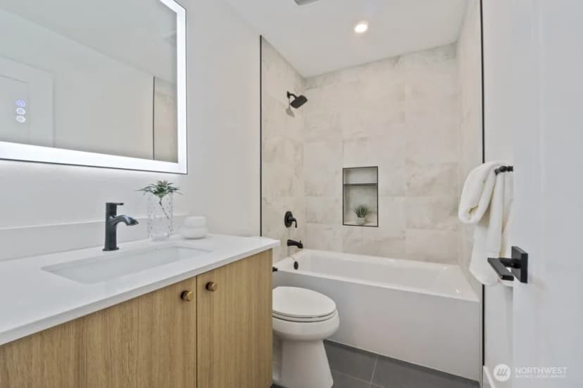 Property photo for 12048 5th Avenue Ne, Seattle photo 12