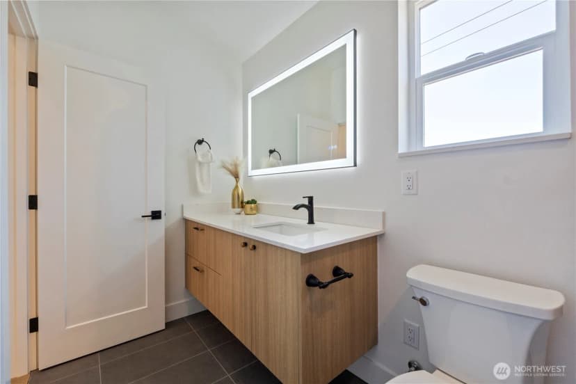 Property photo for 12048 5th Avenue Ne, Seattle photo 27