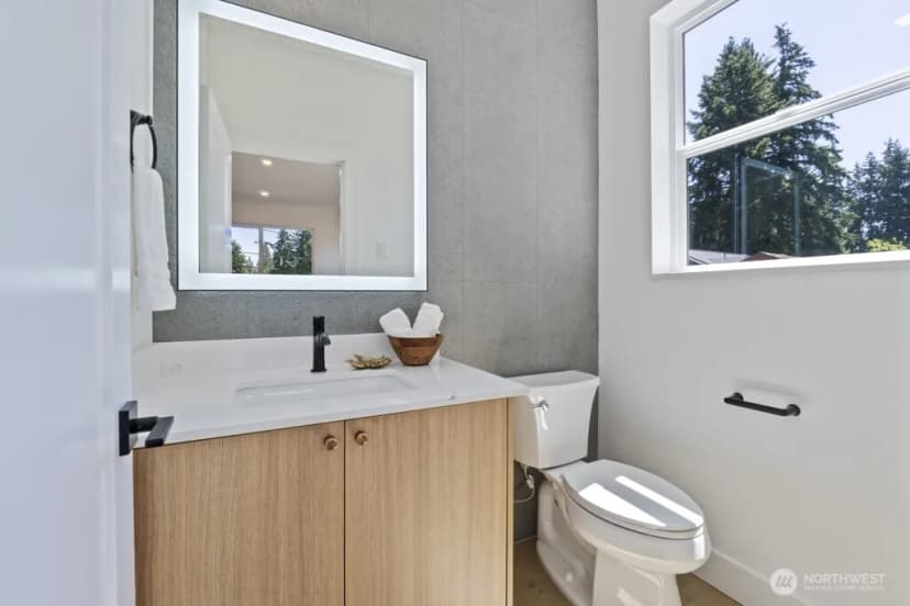 Property photo for 12048 5th Avenue Ne, Seattle photo 20
